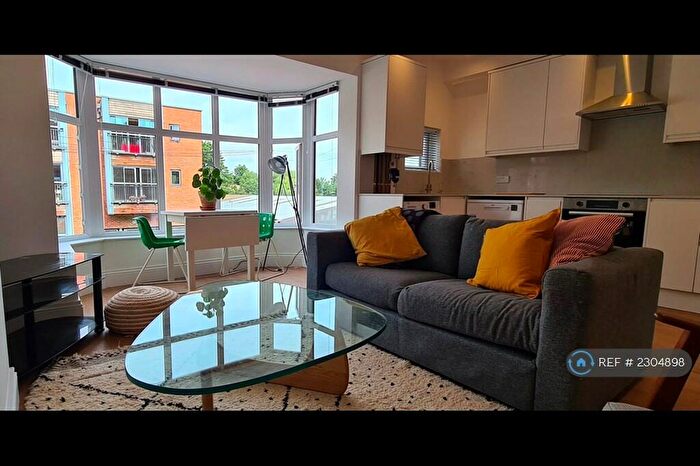 2 Bedroom Flat To Rent In Albany Road, Manchester, M21