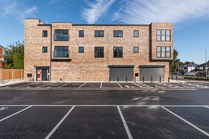 2 Bedroom Flat To Rent In Wilmslow Road, Heald Green, Cheadle, SK8