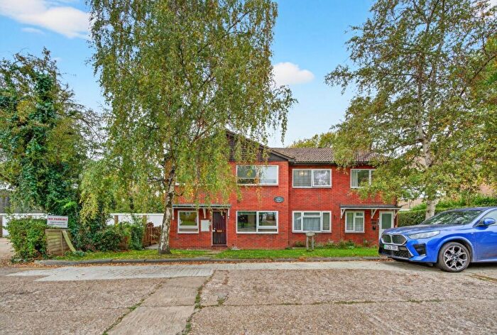 2 Bedroom Apartment For Sale In Merryfield Gardens, Stanmore, HA7