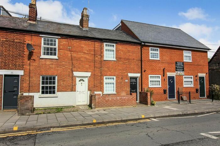 2 Bedroom Property To Rent In New Street, Aylesbury, HP20