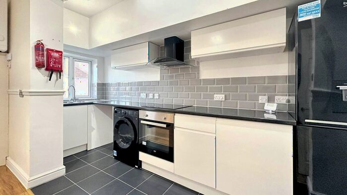 1 Bedroom Flat To Rent In Coldharbour Road, Westbury Park, Bristol, BS6