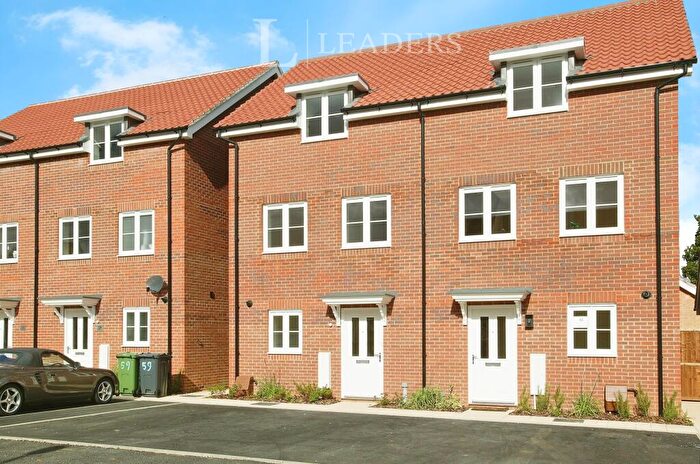 3 Bedroom Town House To Rent In Almond Drive, Cringleford, NR4