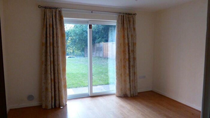 2 Bedroom Apartment To Rent In Flat Vanta Court, B14