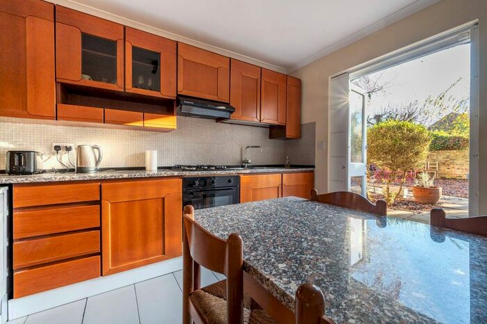 2 Bedroom Flat To Rent In Stamford Street, South Bank, London SE1