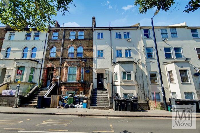 1 Bedroom Flat To Rent In Penge Road, London, SE25