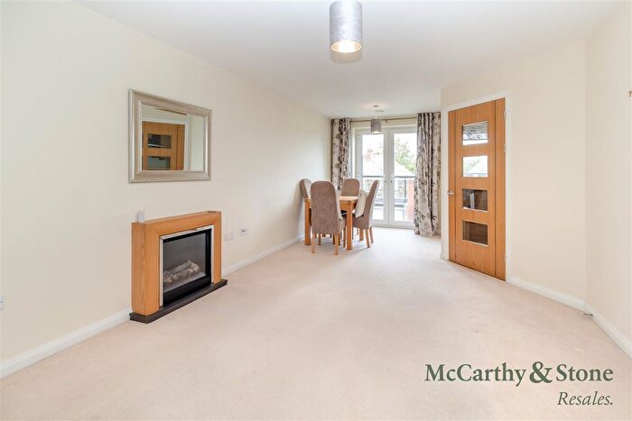 2 Bedroom Flat For Sale In Valley Court, Longsight Road, Ramsbottom, Bury, BL0