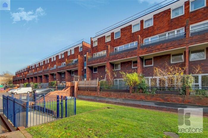 4 Bedroom Maisonette To Rent In Ollerton Green, Bow, London, E3