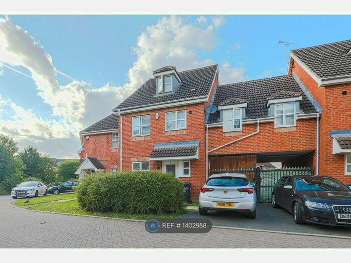 5 Bedroom Terraced House To Rent In Mason Row, Hamilton, Leicester, LE5