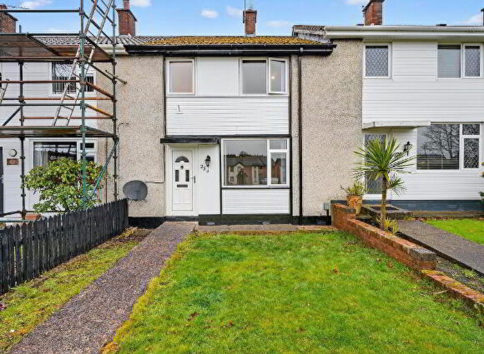 3 Bedroom Mid TownHouse For Sale In River Road, Dunmurry, BT17