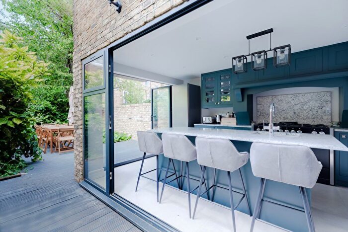 4 Bedroom Property To Rent In Percy Road, Ravenscourt Park, W12