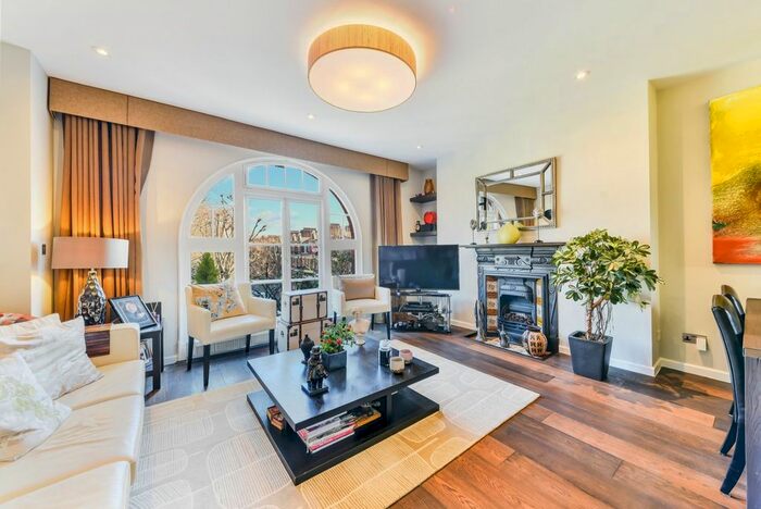 5 Bedroom Flat To Rent In Morshead Mansions, Morshead Road, London, W9