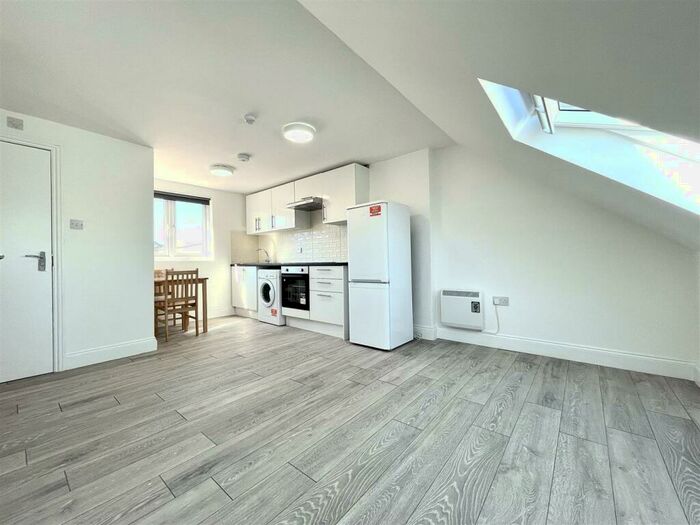 1 Bedroom Flat To Rent In Downhills Park Road, N17