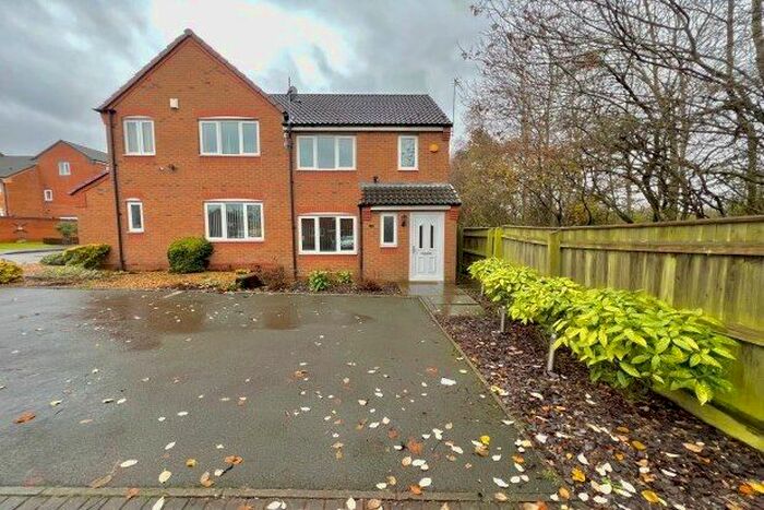 3 Bedroom Semi-Detached House To Rent In Princethorpe Road, Willenhall, WV13