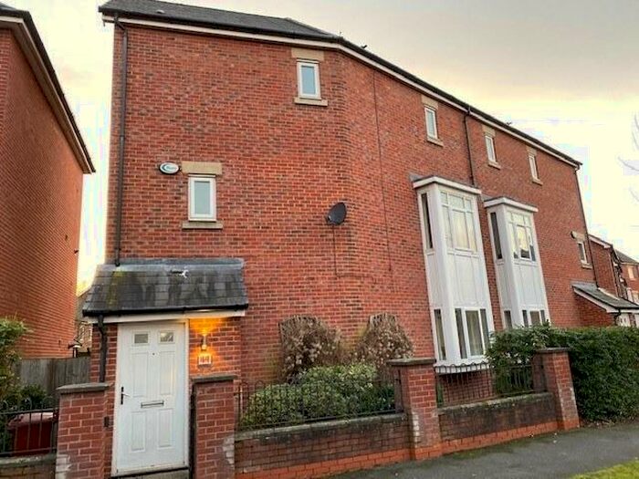 4 Bedroom Semi-Detached House To Rent In Drayton Street, Hulme, Manchester., M15