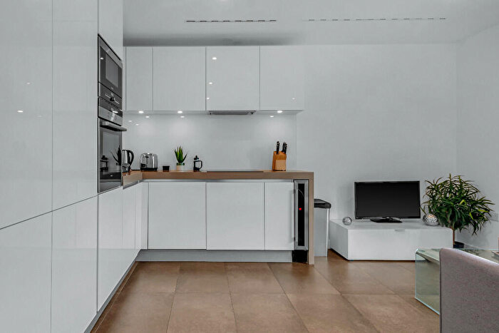 1 Bedroom Flat To Rent In Bookhouse, A City Road, London, EC1V