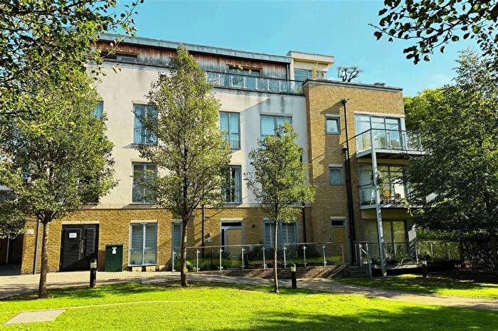 2 Bedroom Flat For Sale In Blagrove Road, Teddington, TW11