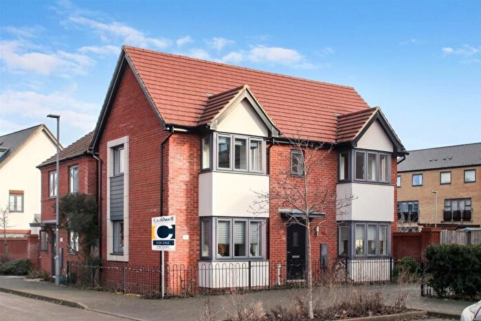 3 Bedroom Detached House For Sale In Friesland Avenue, Whitehouse, Milton Keynes, MK8