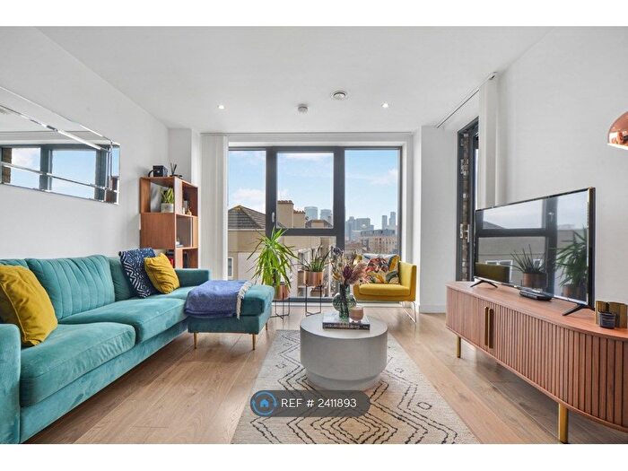 1 Bedroom Flat To Rent In St Pauls Way, London, E3