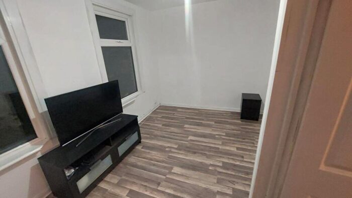 Studio To Rent In Clacton Road, London, E17