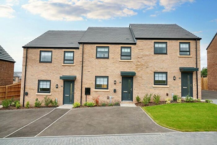 3 Bedroom Terraced House To Rent In Lincoln Drive, Gedling, Nottingham, NG4