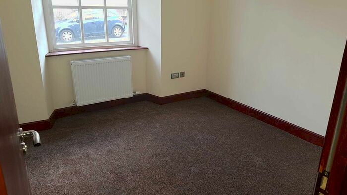 3 Bedroom Flat To Rent In George Street, Paisley, PA1