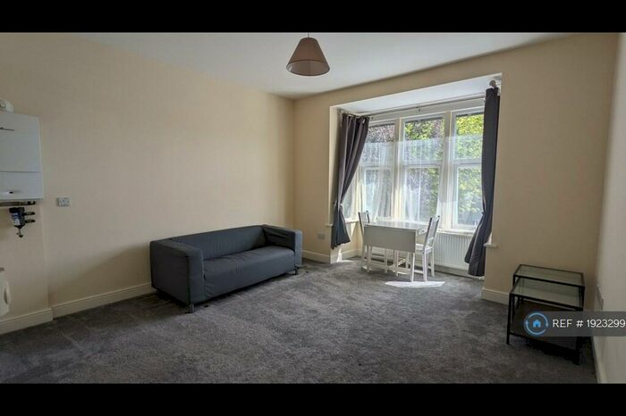 1 Bedroom Flat To Rent In Middleton Hall Road, Birmingham, B30