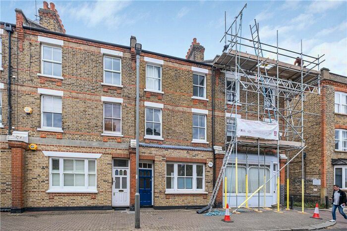 2 Bedroom Flat To Rent In Lacy Road, Putney, SW15