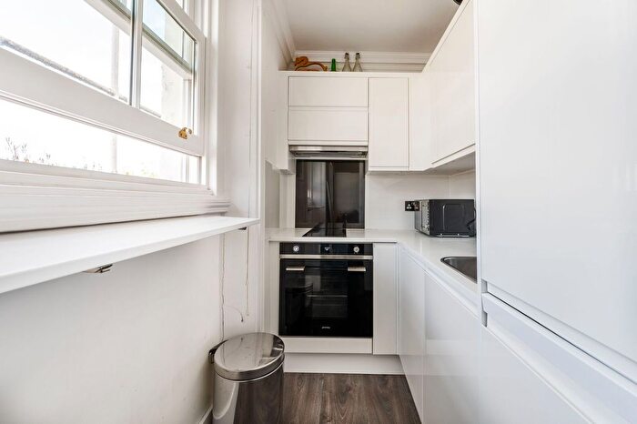Studio To Rent In Inverness Terrace, Queensway, London, W2