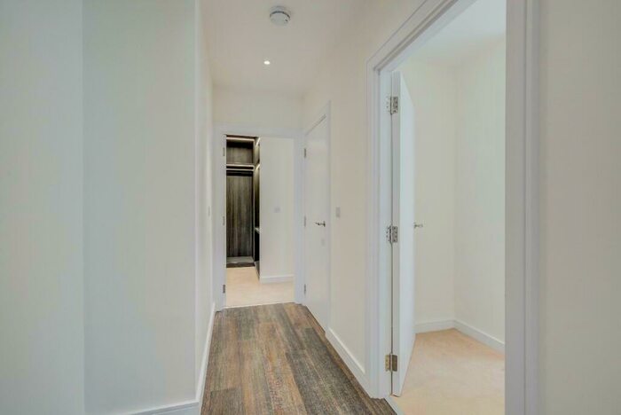 3 Bedroom Flat To Rent In Grafton Quarter, Croydon, CR0