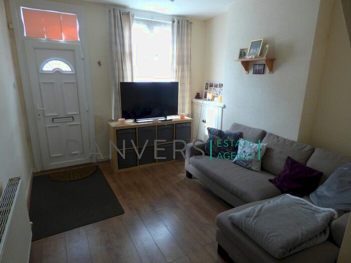 3 Bedroom Terraced House To Rent In Tudor Road, Leicester, LE3