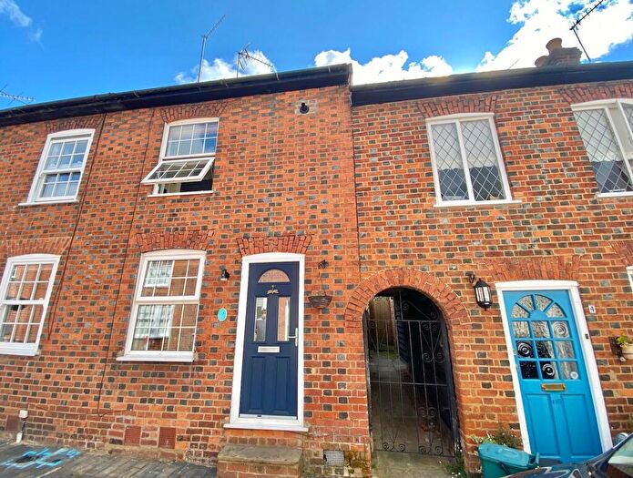 2 Bedroom Cottage To Rent In College Place, St. Albans, AL3