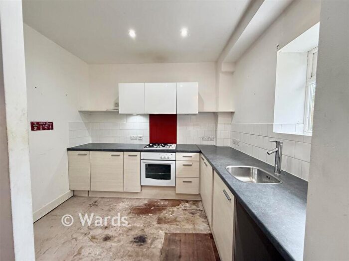 2 Bedroom Ground Maisonette For Sale In Wrotham Road, Meopham Green, Kent, DA13