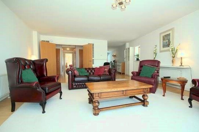 2 Bedroom Flat To Rent In Ascot Gate, Glasgow, G12