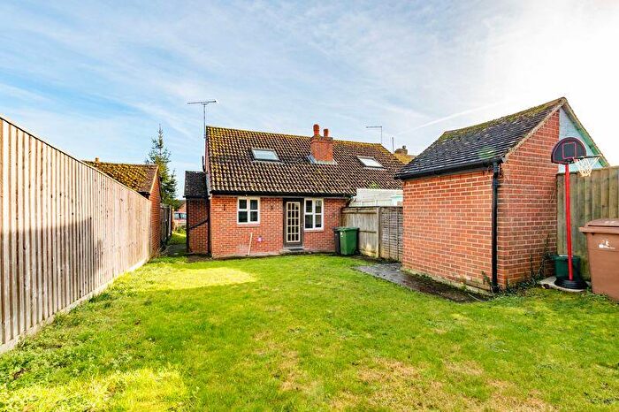 2 Bedroom Semi Detached House For Sale In Naldertown, Wantage, OX12