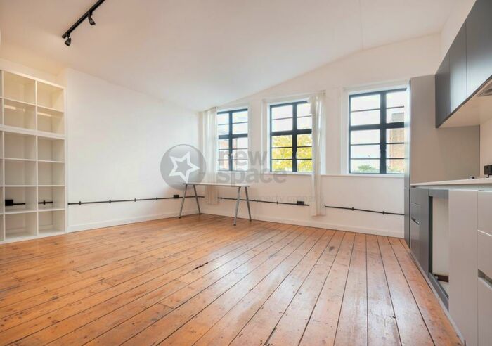 Flat To Rent In Dailey Building, Dalston Lane, Hackney, E8
