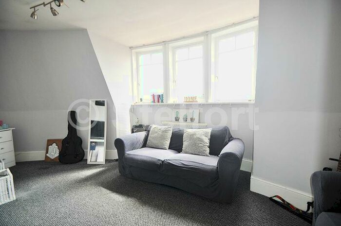 1 Bedroom Flat To Rent In Deptford Broadway, London, SE8