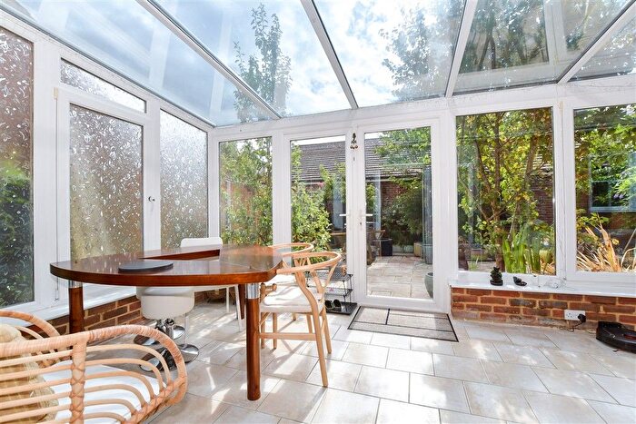 5 Bedroom Detached House For Sale In Hazen Road, Kings Hill, West Malling, Kent, ME19