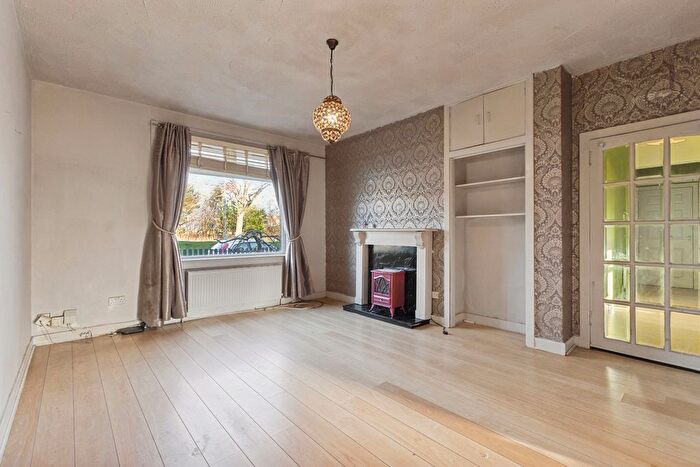 2 Bedroom Flat For Sale In Grangeburn Road, Grangemouth, FK3
