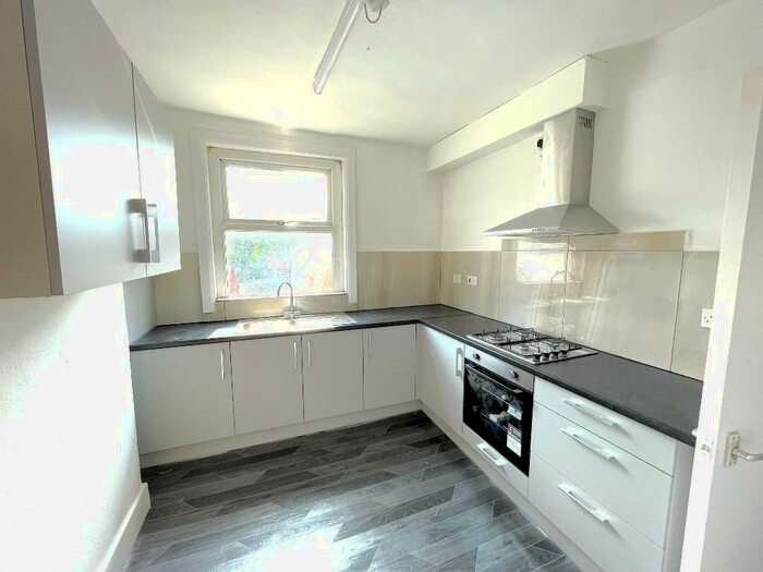 3 Bedroom Flat To Rent In Harrow, Middlesex, HA3