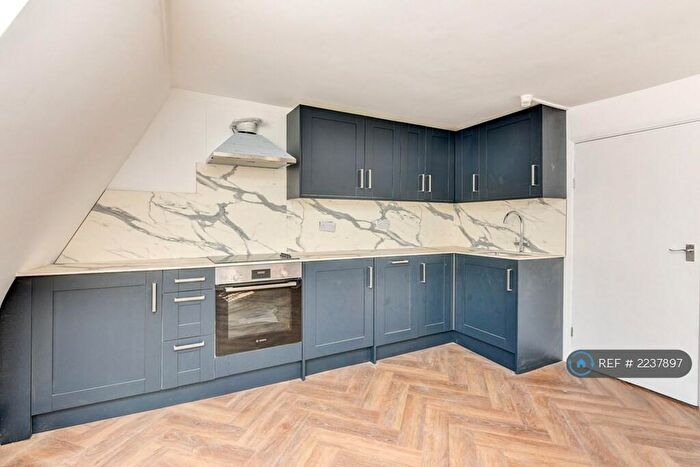 1 Bedroom Penthouse To Rent In Brighton And Hove, Brighton, BN1