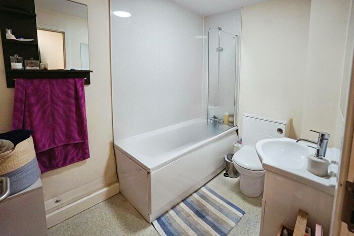 2 Bedroom Flat For Sale In Castle Court, The Minories Dudley, DY2