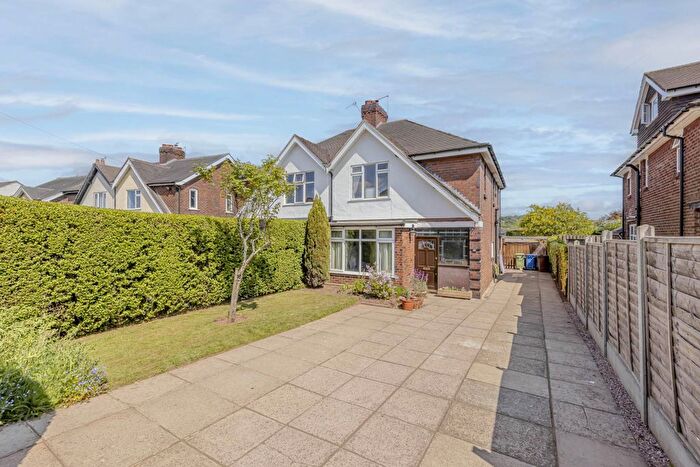 3 Bedroom Semi-Detached House For Sale In Park Drive, Barlaston, ST12