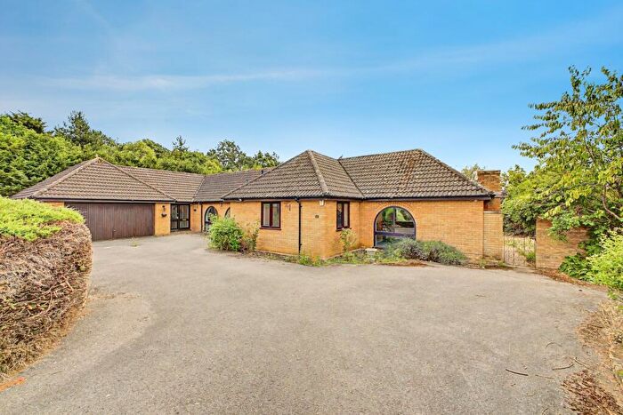 5 Bedroom Bungalow For Sale In Donovan Court, Northampton, Northamptonshire, NN3
