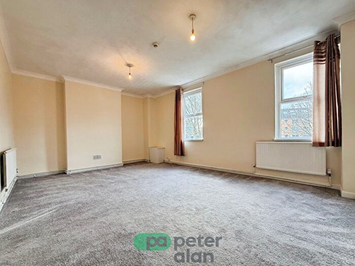 1 Bedroom Flat To Rent In West Luton Place, Cardiff, CF24