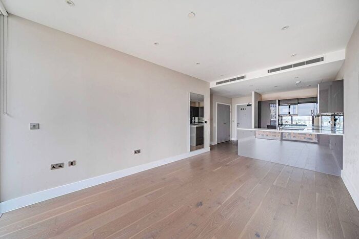 2 Bedroom Flat To Rent In Gwynne Road, Battersea, London, SW11