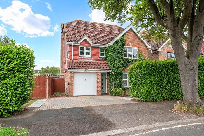 4 Bedroom Detached House For Sale In Elmwood Drive, Epsom, KT17