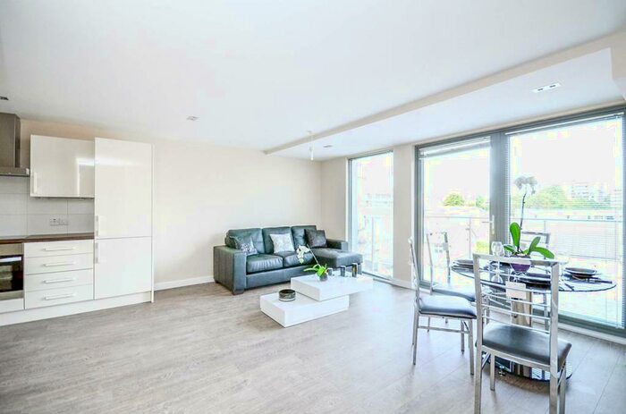 3 Bedroom Flat To Rent In Mintern Street, Islington, London, N1