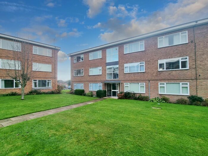 2 Bedroom Flat To Rent In Pine Court, Lillington, Leamington Spa CV32