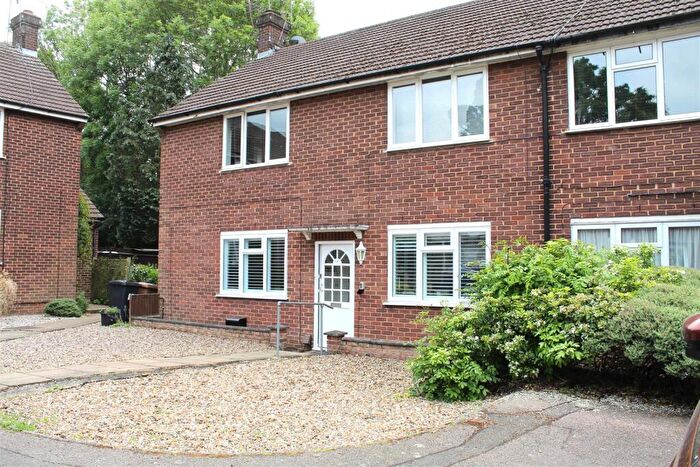 2 Bedroom Maisonette For Sale In Norman Court, Potters Bar, EN6