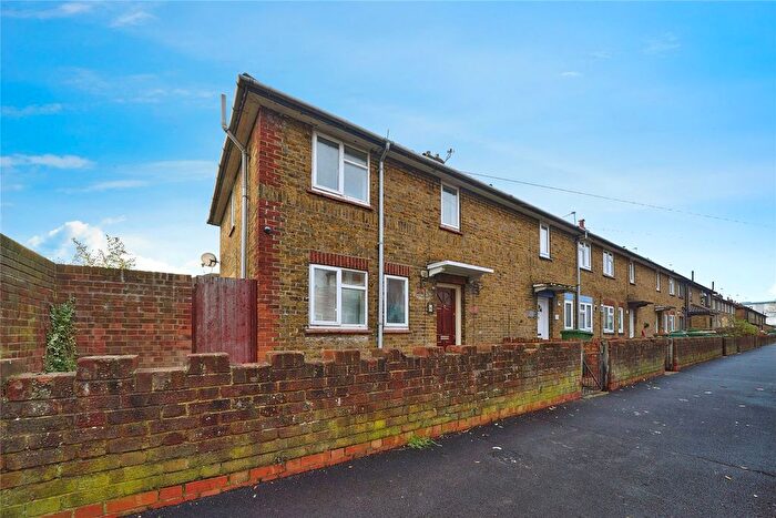 3 Bedroom Detached House For Sale In Gainsborough Road, London, E15